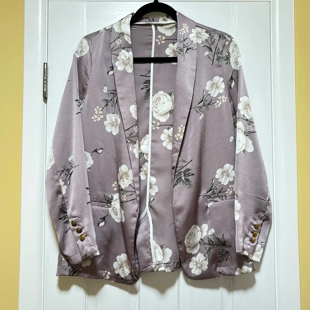 🚨4X$25🚨 Floral Women's Blazer - Purple and White - Picture 3 of 11